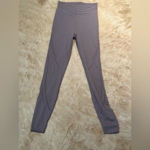 EUC Lululemon Get in Line Super High-Rise Tight 28"
Violet Verbena sz6